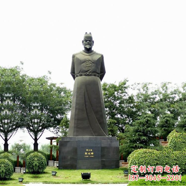 江西“洪武之治”明太祖石雕塑像
