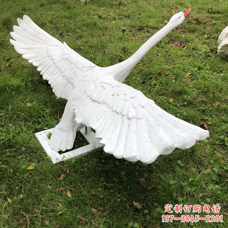 江西翱翔上天的白天鹅发光动物雕塑
