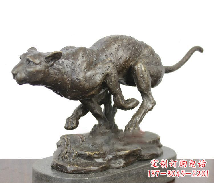 江西豹子动物铜雕