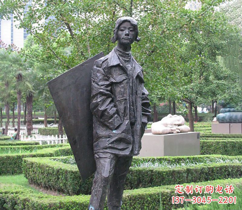 江西少女的坚强与美丽——铜雕少女公园人物