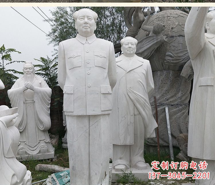 江西新一代中国政治精神的象征——“背手的毛主席”石雕