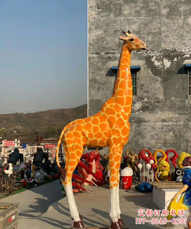 江西玻璃刚彩绘长颈鹿动物雕塑