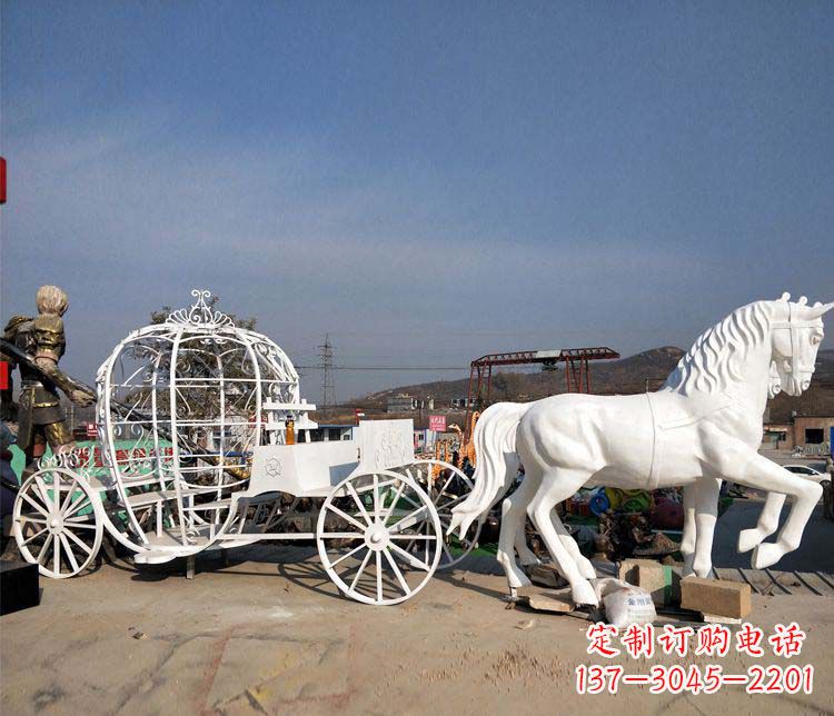 江西玻璃钢城市马车雕塑