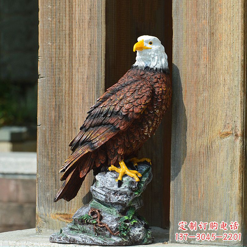 江西玻璃钢仿真动物老鹰雕塑