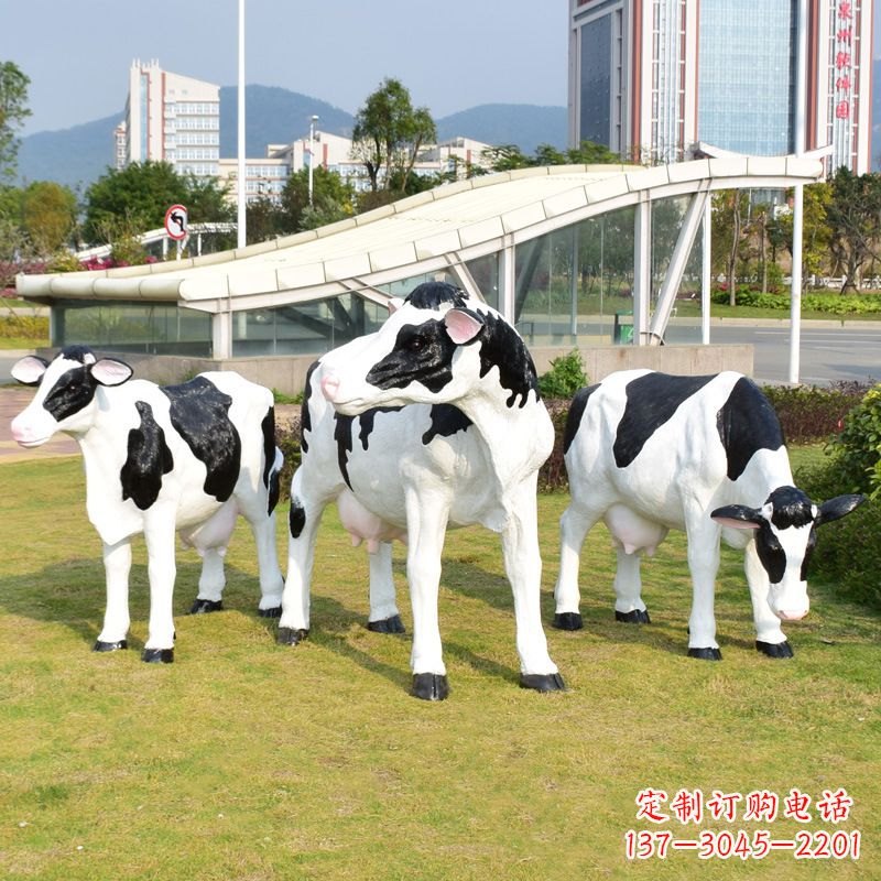 江西玻璃钢仿真奶牛雕塑-园林草坪动物摆件