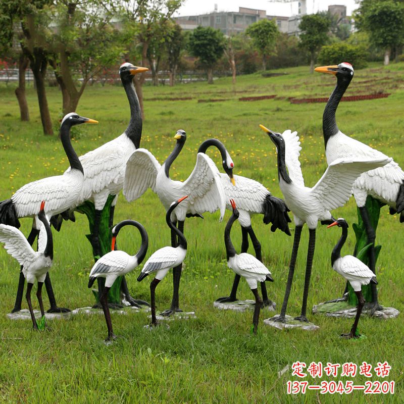 江西玻璃钢仿真仙鹤雕塑-公园草坪草丛动物摆件