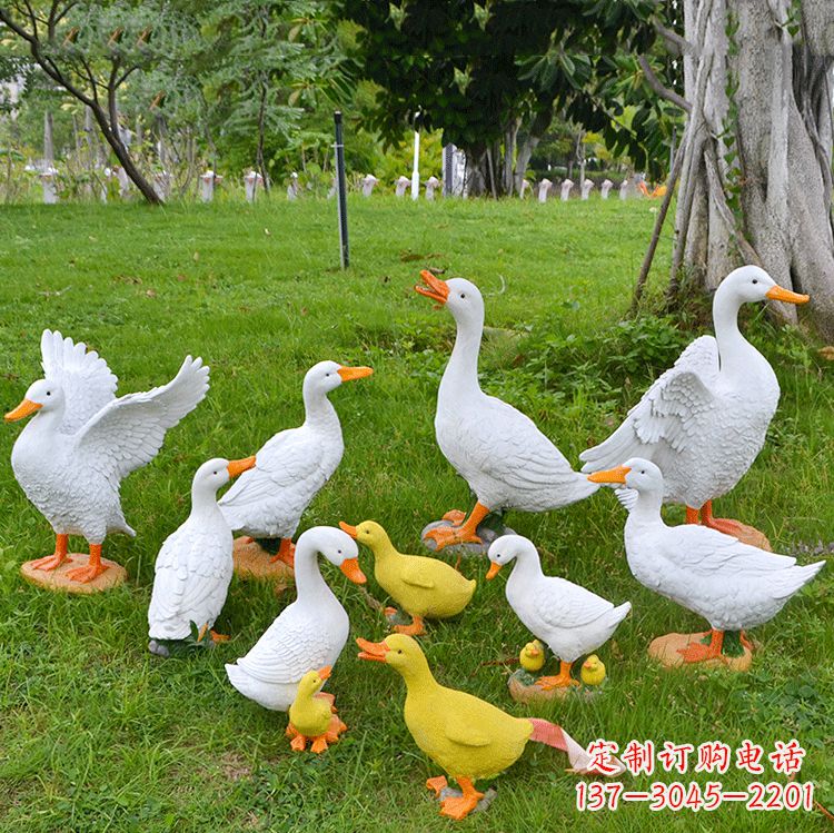 江西玻璃钢仿真鸭子雕塑-庭院农家院仿真家禽动物雕塑摆件