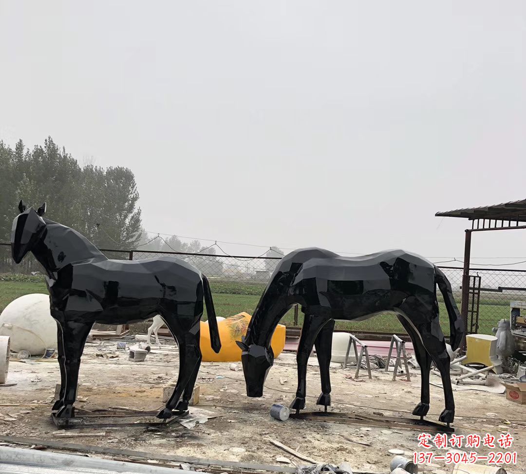 江西玻璃钢几何吃草马雕塑公园动物玻璃钢马雕塑 (4)