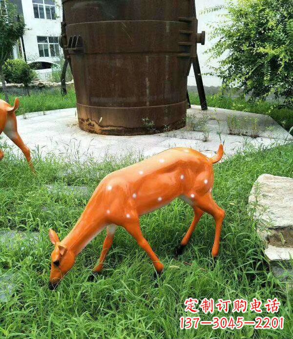 江西玻璃钢喷漆动物梅花鹿雕塑