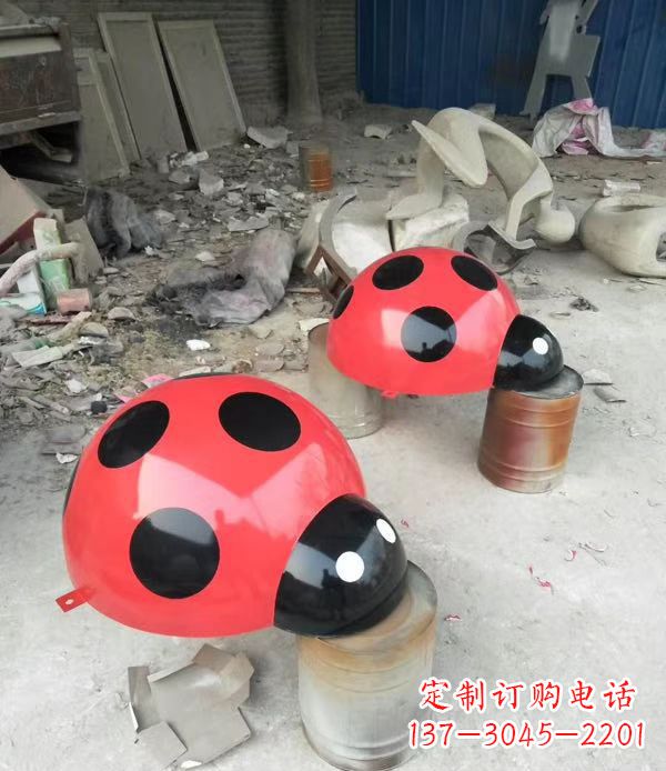 江西玻璃钢七星瓢虫雕塑公园景观摆件