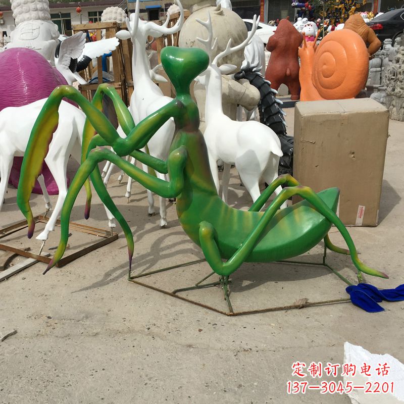 江西玻璃钢螳螂雕塑