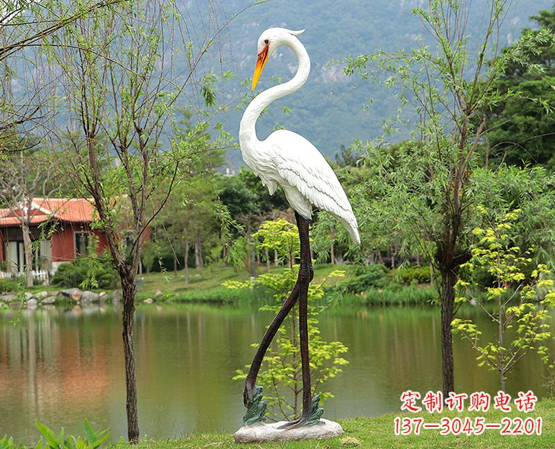 江西玻璃钢仙鹤雕塑——传承中国传统文化