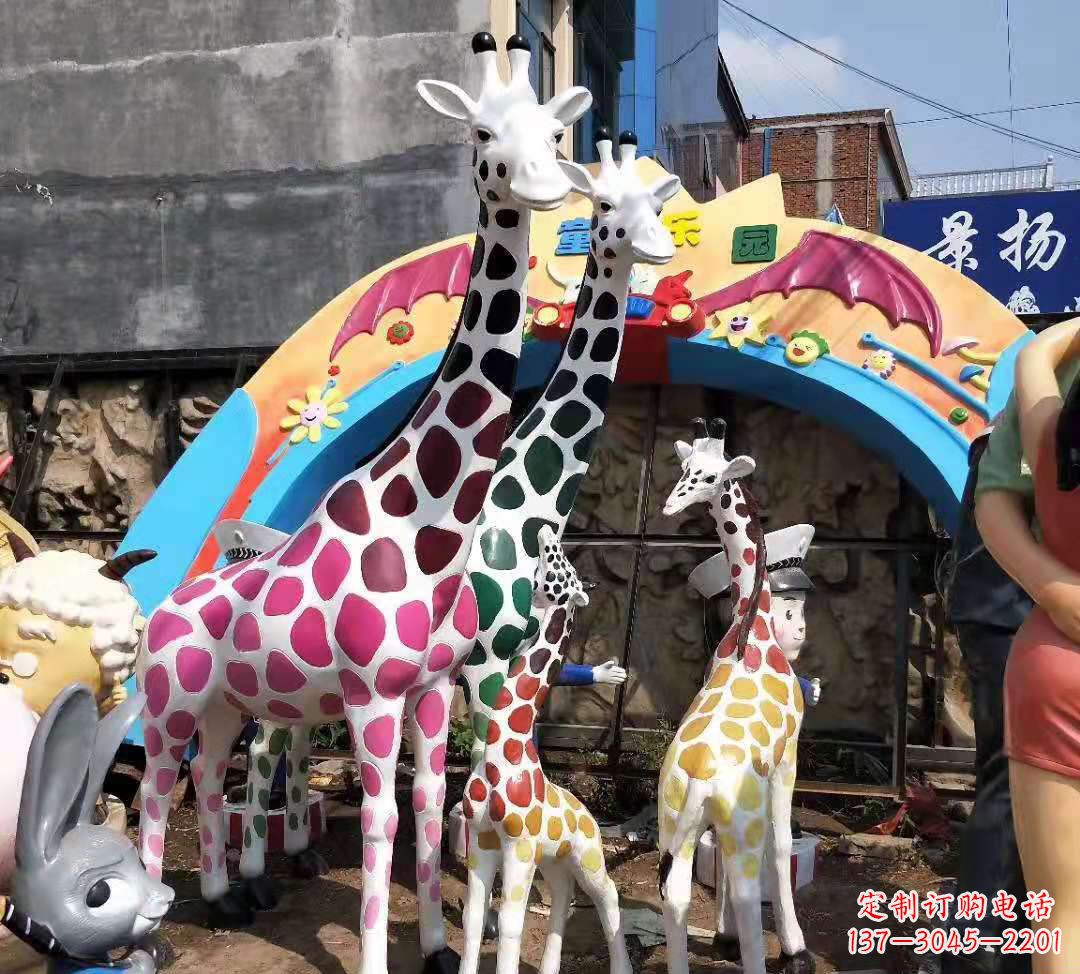 江西玻璃钢长颈鹿雕塑公园景观摆件