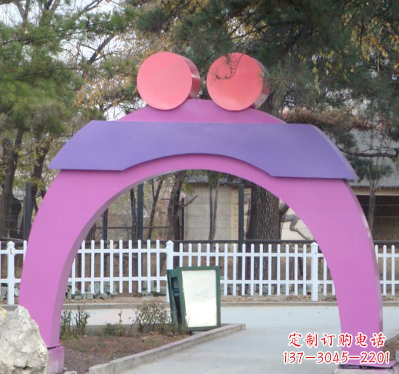 江西不锈钢爱心拱门雕塑给城市艺术添彩