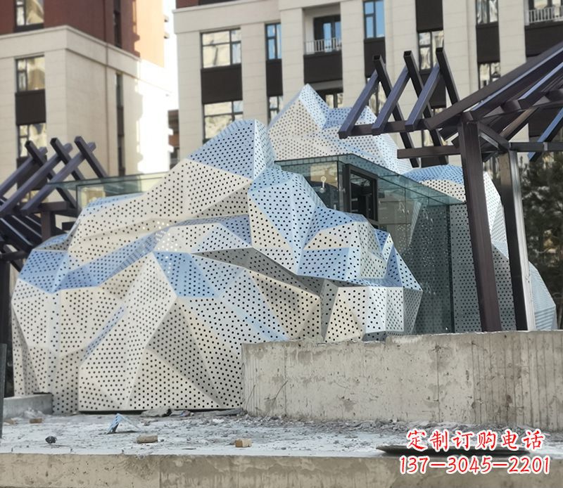 江西不锈钢假山雕塑给空间带来更多活力