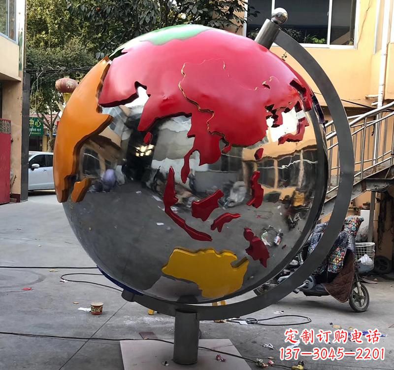 江西不锈钢彩绘景观地球仪雕塑
