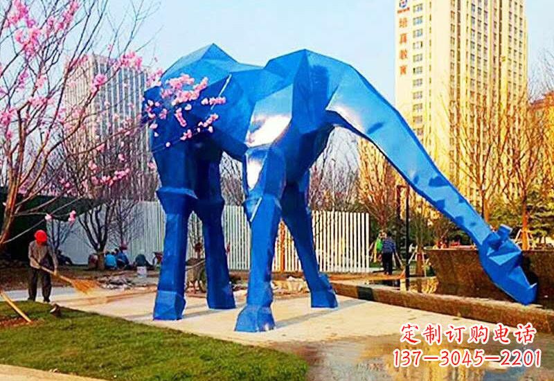 江西不锈钢彩色大型几何长颈鹿雕塑
