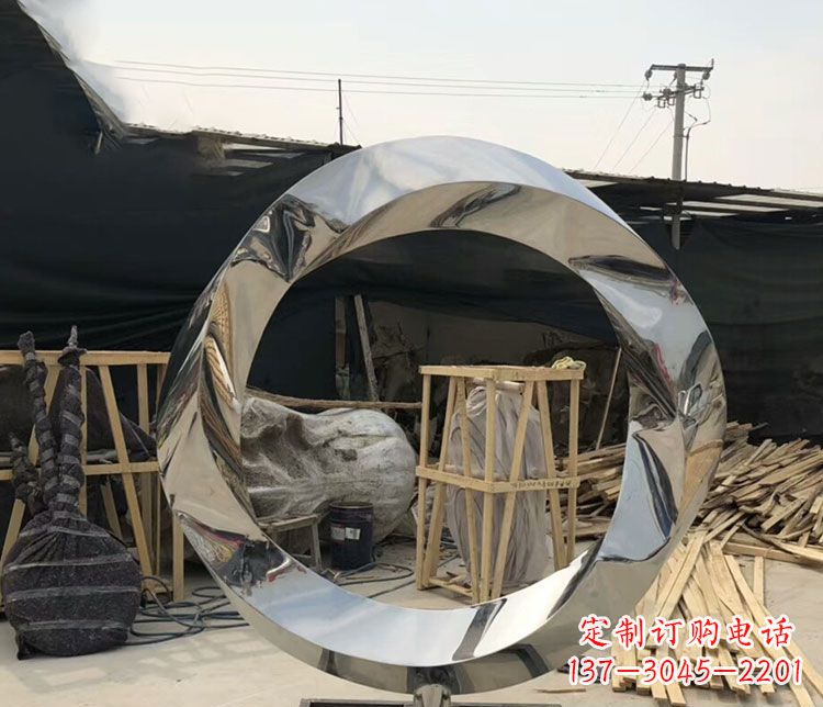江西不锈钢抽象镜面圆环雕塑1