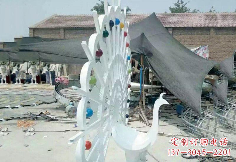 江西不锈钢孔雀雕塑精美绝伦