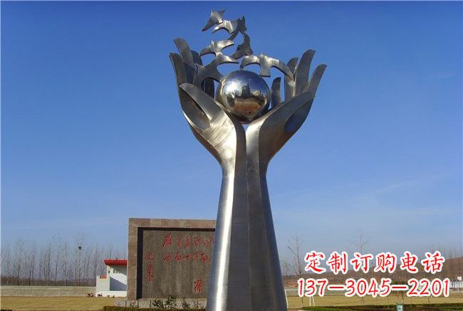 江西不锈钢抽象手托和平鸽雕塑