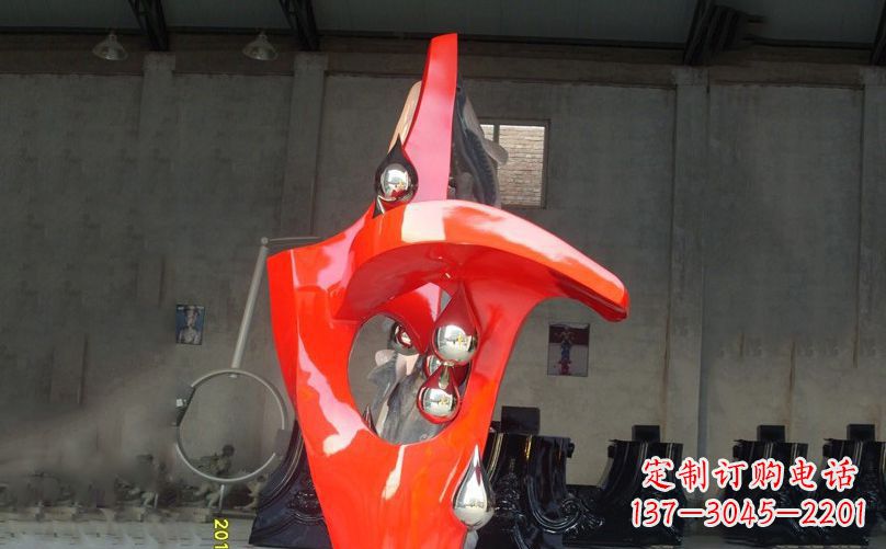 江西不锈钢抽象水滴景观雕塑