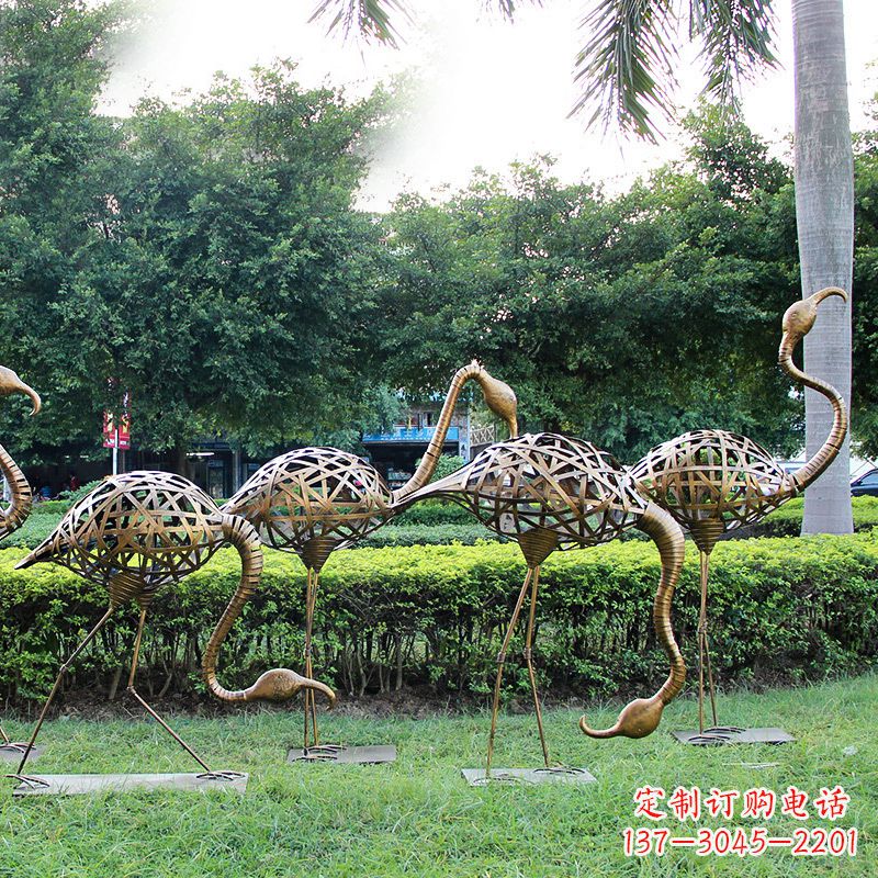 江西不锈钢抽象网格仙鹤,公园草坪动物雕塑摆件