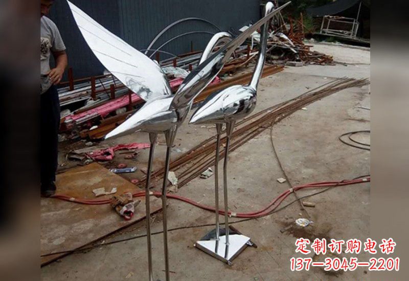 江西不锈钢抽象仙鹤雕塑2