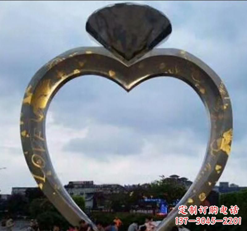 江西不锈钢创意戒指雕塑拥有独一无二的外观