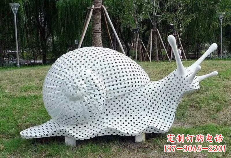 江西不锈钢公园里的蜗牛雕塑