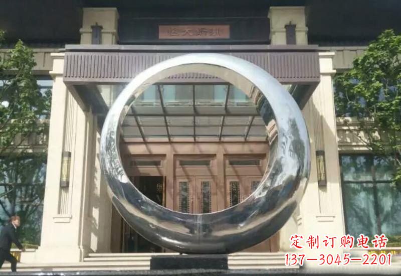 江西不锈钢公园镜面圆环雕塑