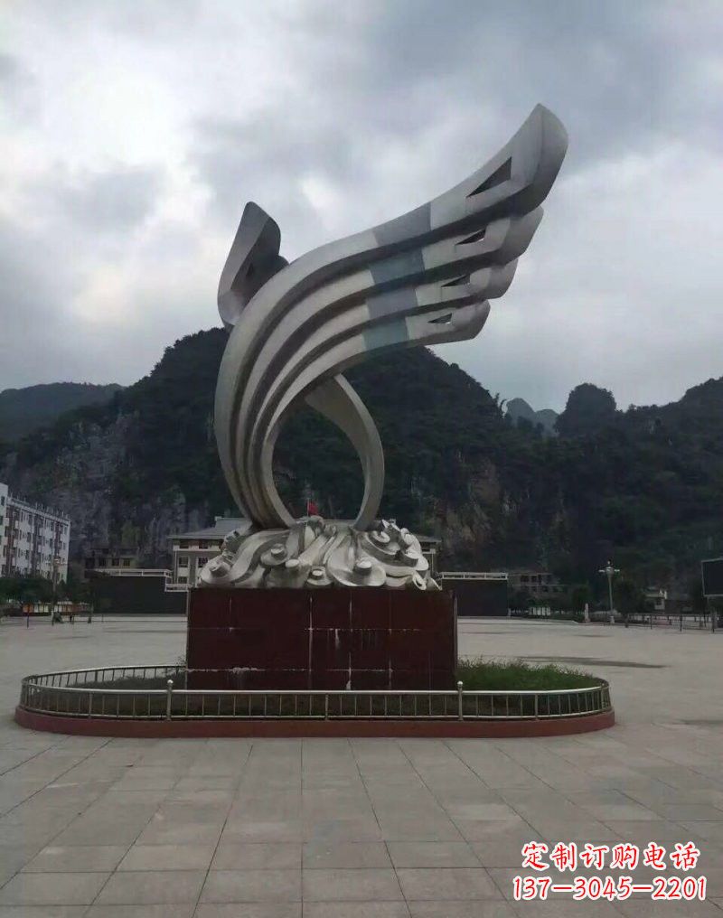 江西翅膀雕塑——环绕不锈钢广场的精美艺术品