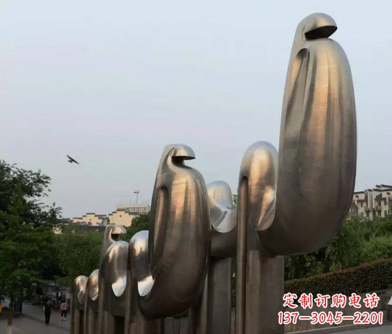 江西不锈钢骆驼雕塑给城市增添新魅力