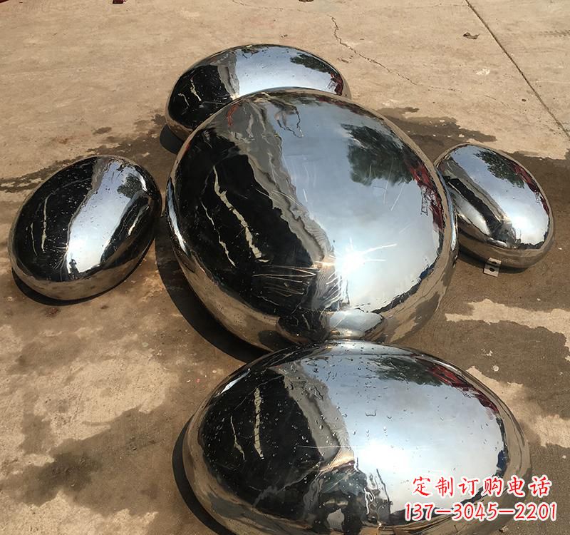 江西不锈钢水滴雕塑精致而又充满力量