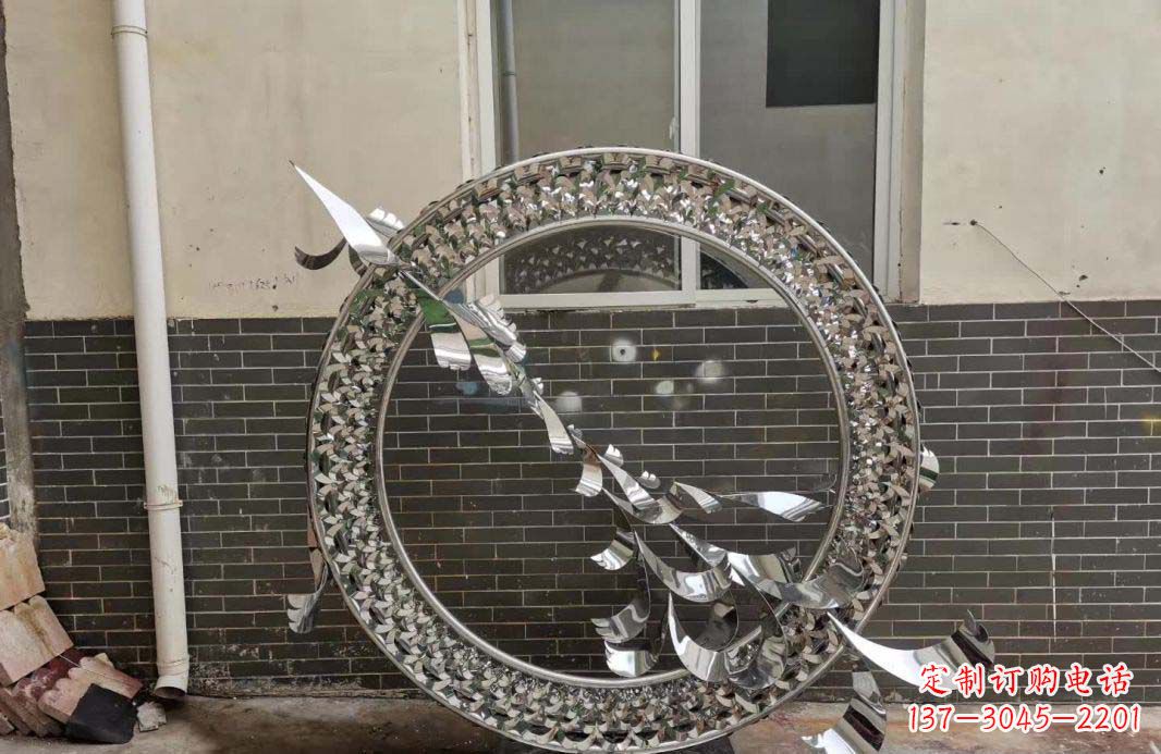 江西“不锈钢广场飞鸽圆环雕塑”精美的艺术品