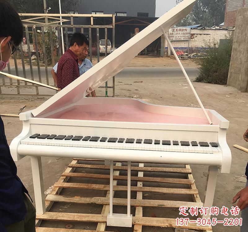 江西不锈钢钢琴雕塑融合音乐与艺术的完美结合