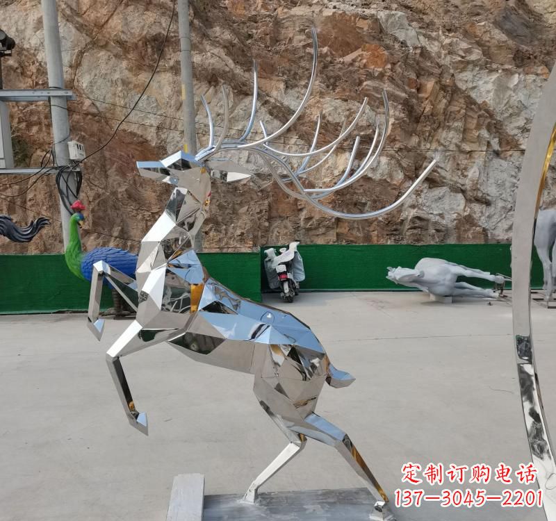江西梅花鹿雕塑美丽而神秘的存在