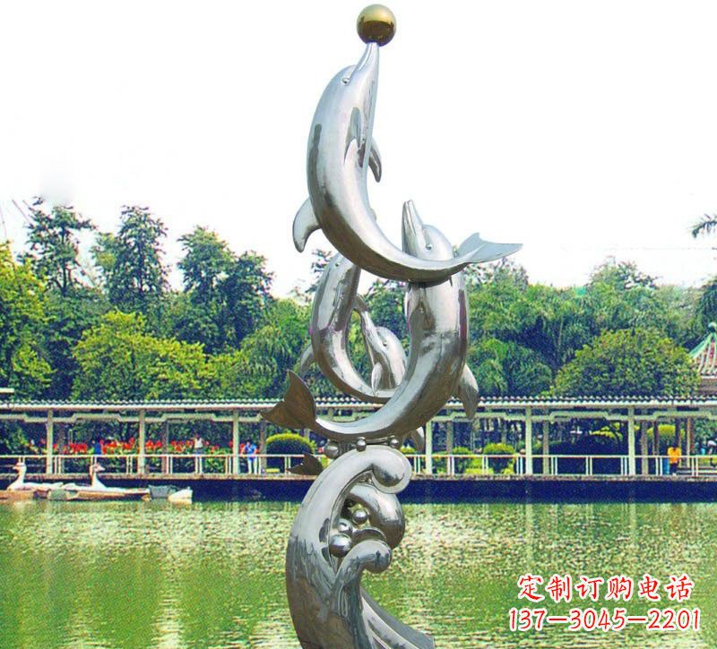 江西海豚的美丽雕塑