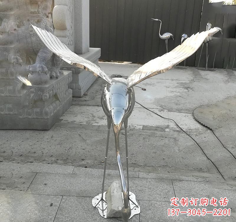 江西不锈钢仙鹤雕塑美丽与坚固并存