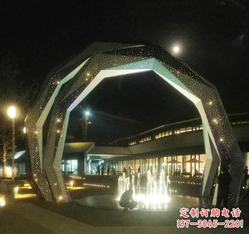江西不锈钢户外拱门雕塑精美线条点缀美景