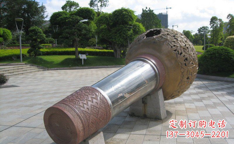 江西“铸就记忆的不锈钢话筒雕塑”