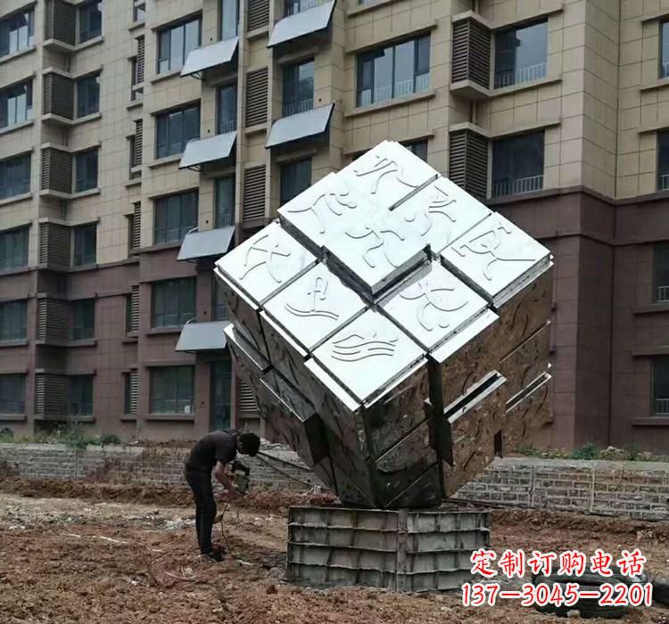 江西不锈钢景观魔方雕塑——现代科技的精妙结合