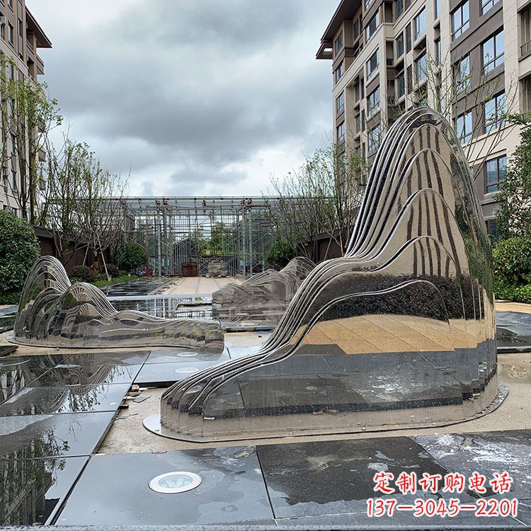 江西不锈钢镜面假山雕塑给城市带来灵动之美