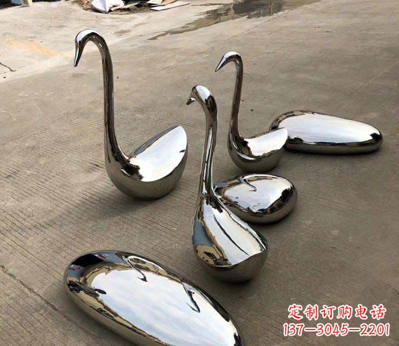 江西精美绝伦的鹅卵石雕塑