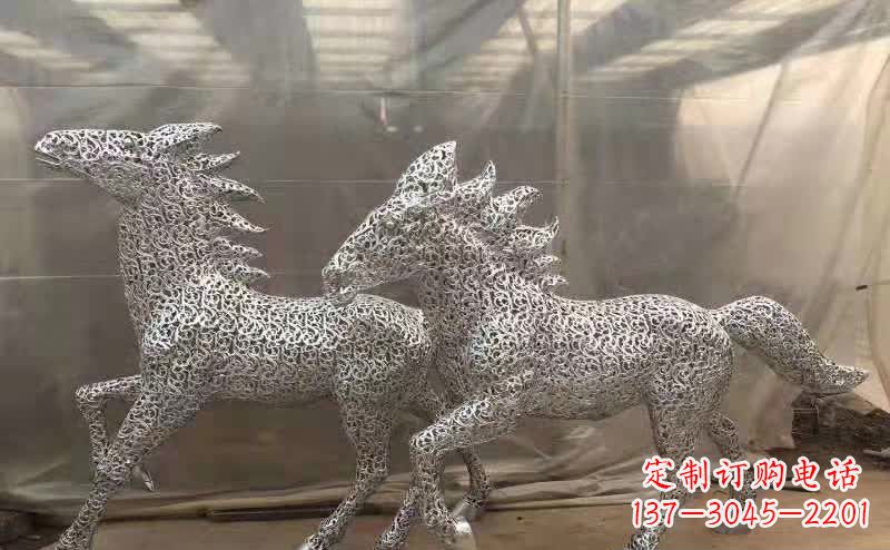 江西不锈钢马雕塑精美而又富有动感