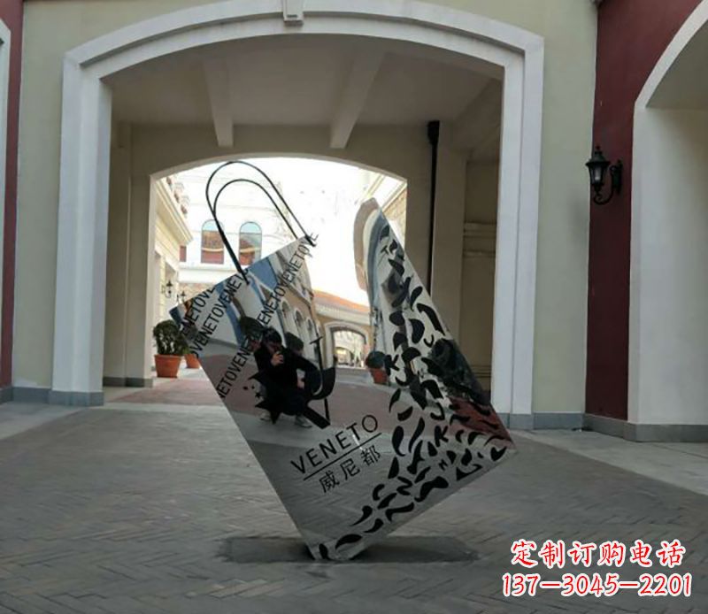 江西不锈钢镂空购物袋雕塑——艺术精美的装饰品