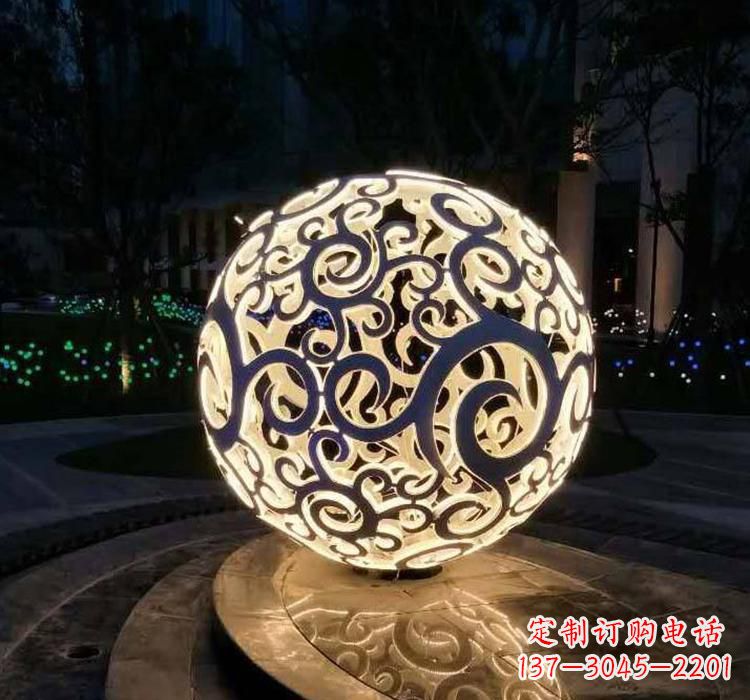 江西不锈钢镂空球喷泉雕塑艺术性的水景装饰