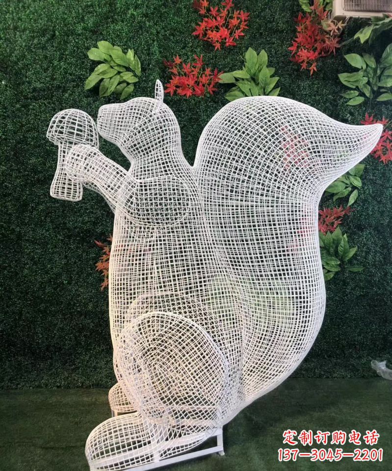 江西不锈钢松鼠雕塑展现自然的美