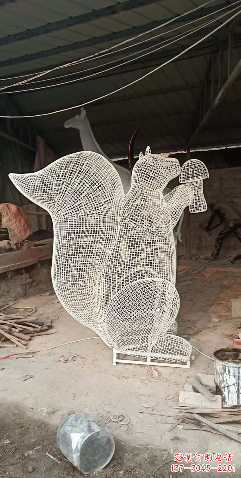 江西不锈钢松鼠雕塑精美的艺术作品