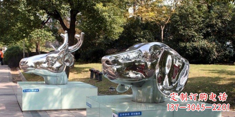 江西狗头公园不锈钢鹿和狗雕塑