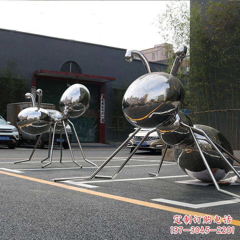 江西蚂蚁雕塑给城市街道带来活力